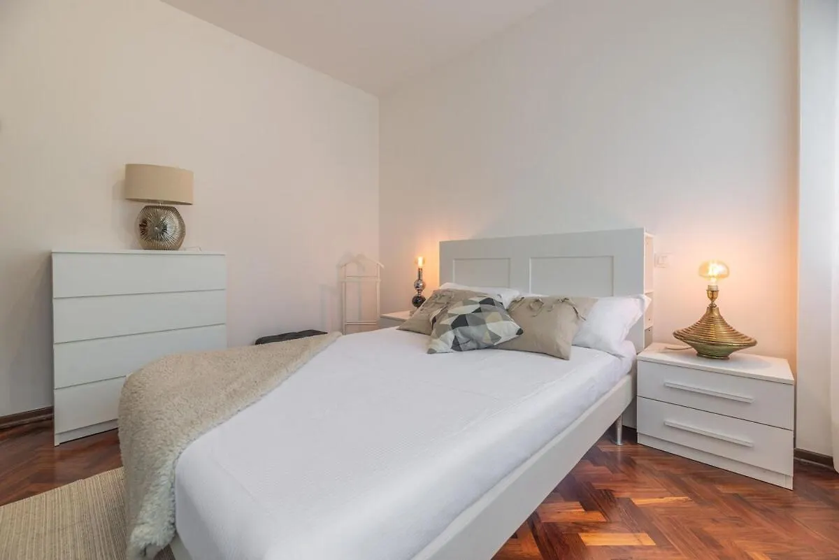 Windrose Residenza Serena Pisa 0*,